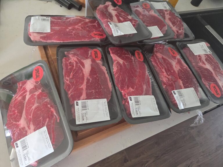Grosse décision là : me faire mon propre boeuf haché. Pour économiser un bon 30-40% sur le prix de ma viande.