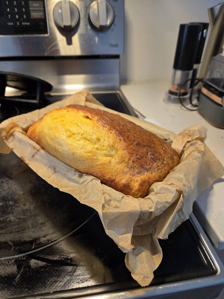 Nouvelle tentative pour mon pain carnicore/cétogène. Cette fois j&rsquo;ai ajouté 10g de gélatine de boeuf et 1/2 cuillère à thé de bicarbonate de soude. Ça semble avoir fait une « grosse » différence! Beaucoup plus épais et haut que la dernière fois!
